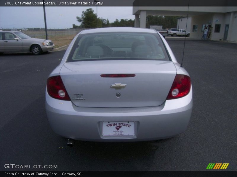 Ultra Silver Metallic / Gray 2005 Chevrolet Cobalt Sedan