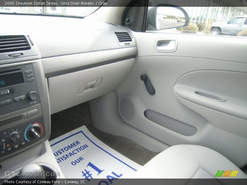 Ultra Silver Metallic / Gray 2005 Chevrolet Cobalt Sedan