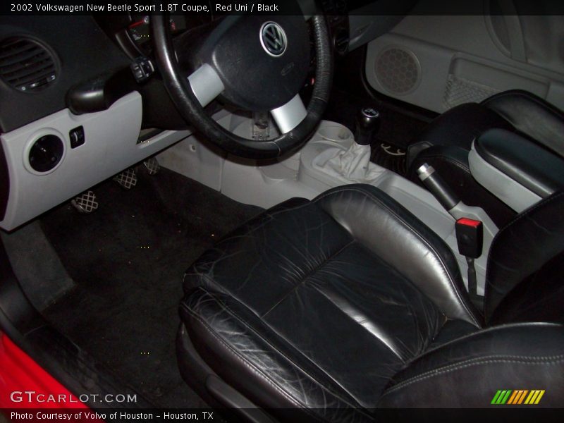 Red Uni / Black 2002 Volkswagen New Beetle Sport 1.8T Coupe