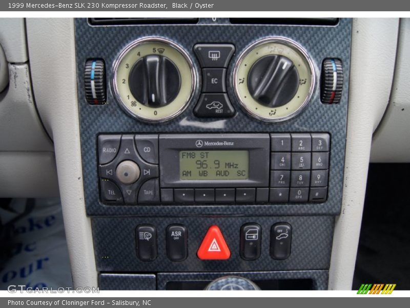 Controls of 1999 SLK 230 Kompressor Roadster