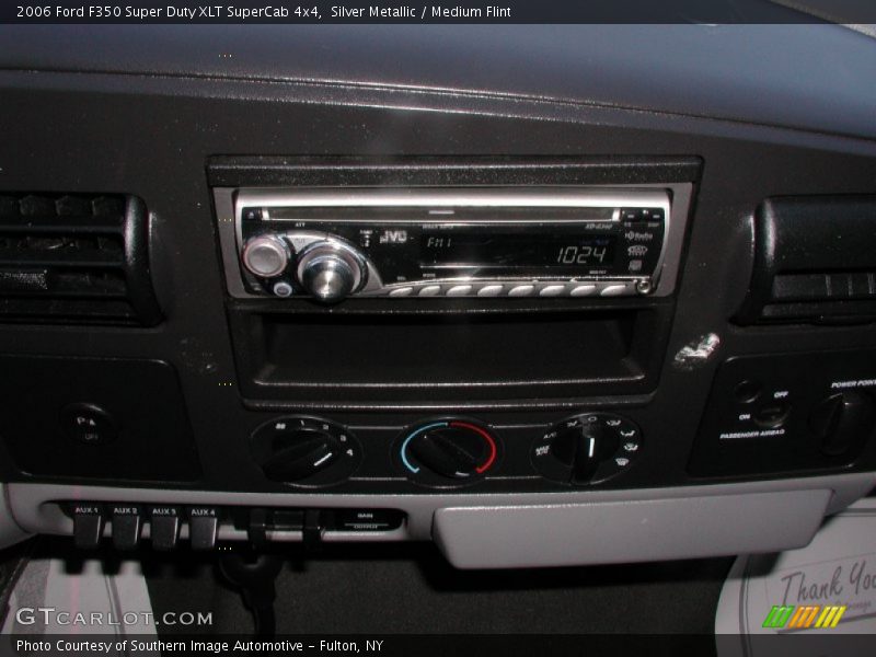 Silver Metallic / Medium Flint 2006 Ford F350 Super Duty XLT SuperCab 4x4