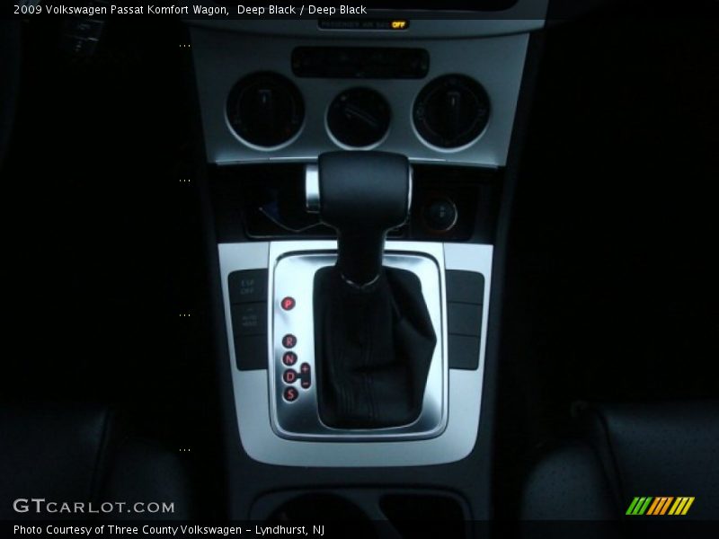 Deep Black / Deep Black 2009 Volkswagen Passat Komfort Wagon