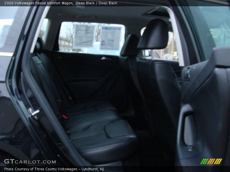 Deep Black / Deep Black 2009 Volkswagen Passat Komfort Wagon