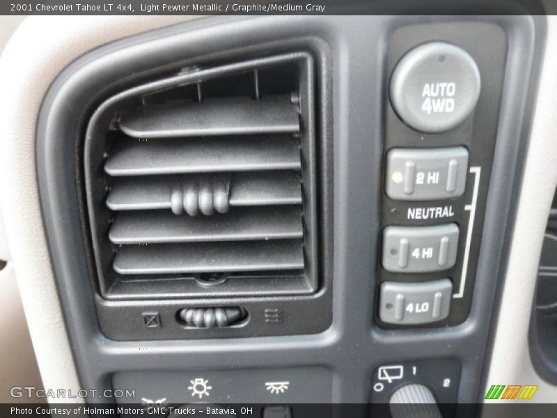 Controls of 2001 Tahoe LT 4x4