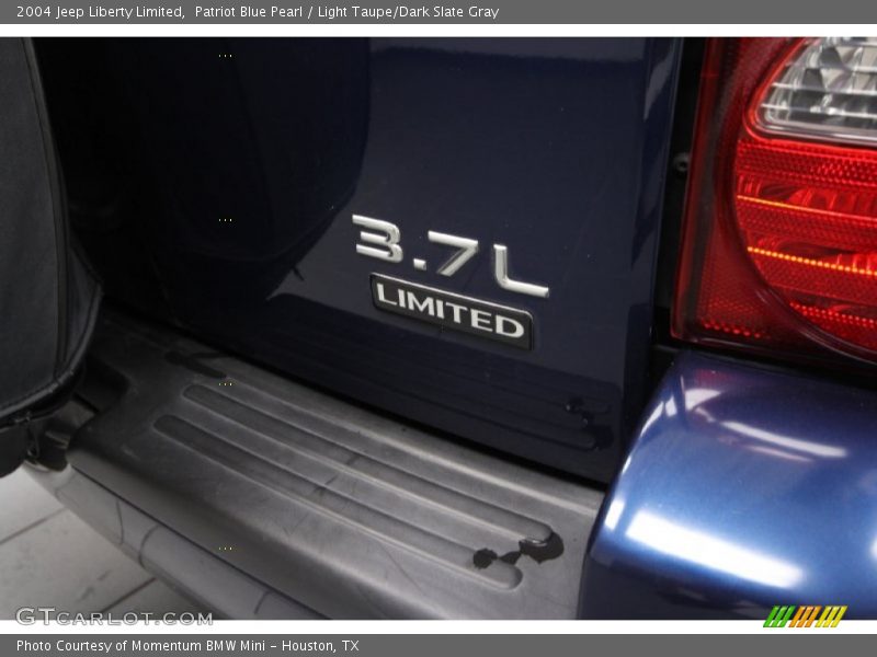 Patriot Blue Pearl / Light Taupe/Dark Slate Gray 2004 Jeep Liberty Limited
