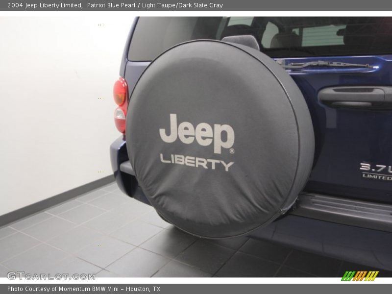 Patriot Blue Pearl / Light Taupe/Dark Slate Gray 2004 Jeep Liberty Limited