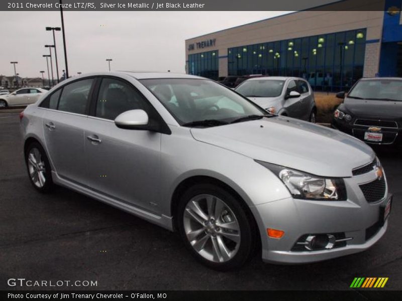 Front 3/4 View of 2011 Cruze LTZ/RS
