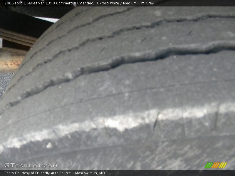 Oxford White / Medium Flint Grey 2006 Ford E Series Van E350 Commercial Extended