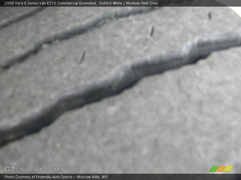 Oxford White / Medium Flint Grey 2006 Ford E Series Van E350 Commercial Extended