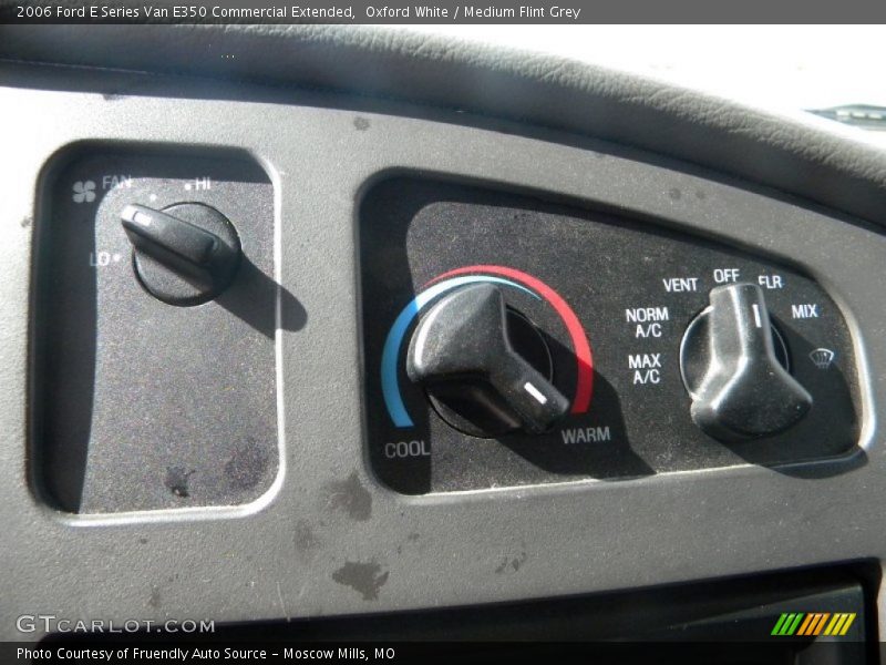 Oxford White / Medium Flint Grey 2006 Ford E Series Van E350 Commercial Extended