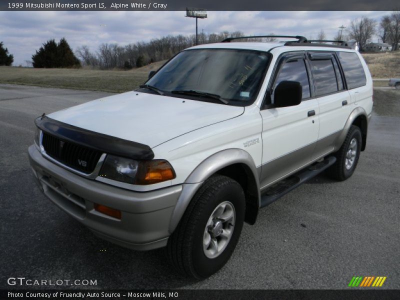 Front 3/4 View of 1999 Montero Sport LS