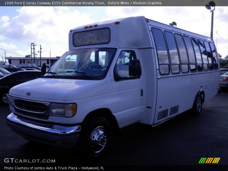 Front 3/4 View of 1998 E Series Cutaway E350 Commercial Moving Truck