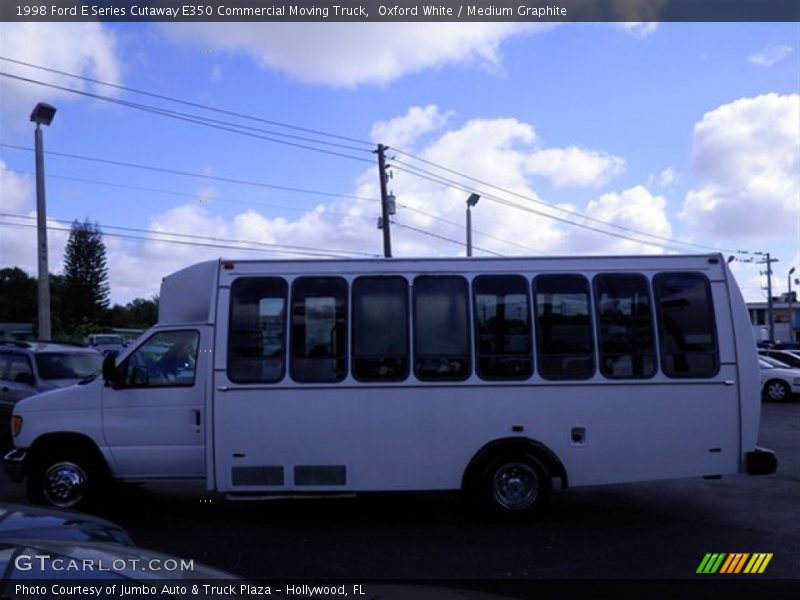 Oxford White / Medium Graphite 1998 Ford E Series Cutaway E350 Commercial Moving Truck