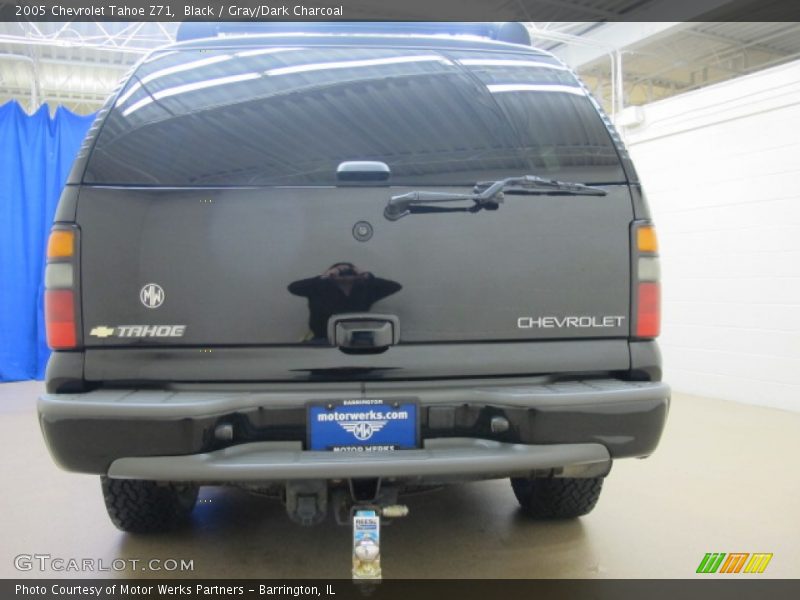 Black / Gray/Dark Charcoal 2005 Chevrolet Tahoe Z71