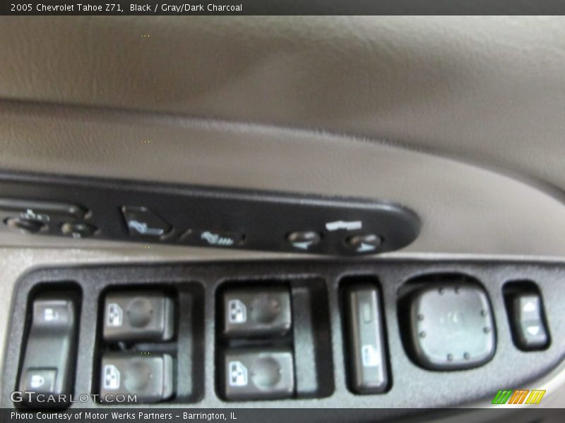 Black / Gray/Dark Charcoal 2005 Chevrolet Tahoe Z71