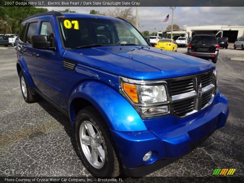 Front 3/4 View of 2007 Nitro SLT