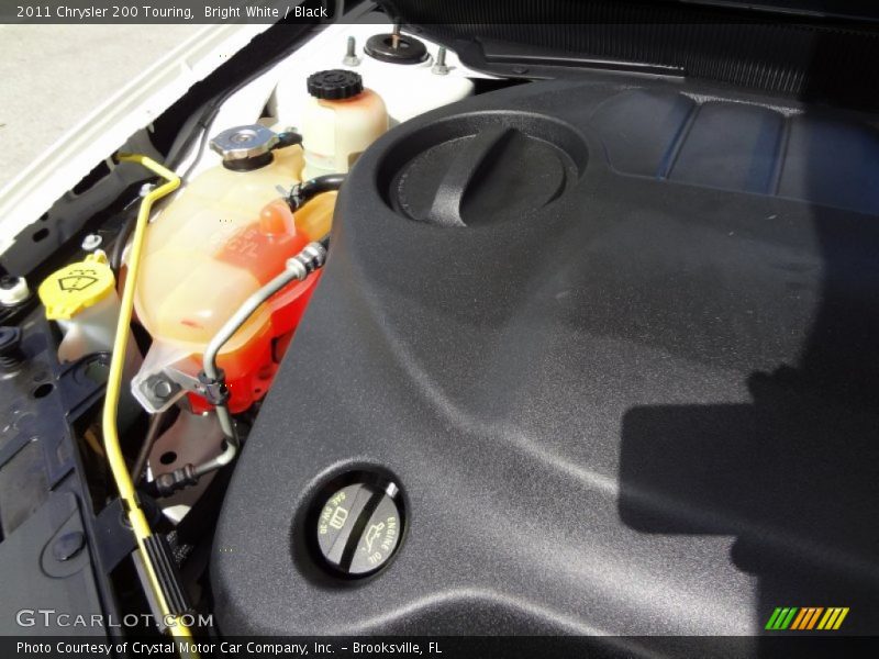 Bright White / Black 2011 Chrysler 200 Touring