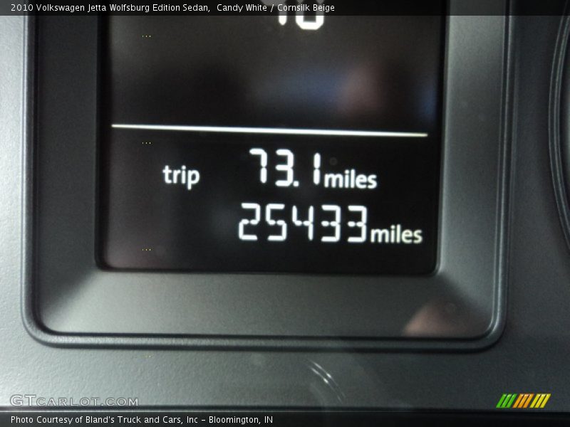 Candy White / Cornsilk Beige 2010 Volkswagen Jetta Wolfsburg Edition Sedan