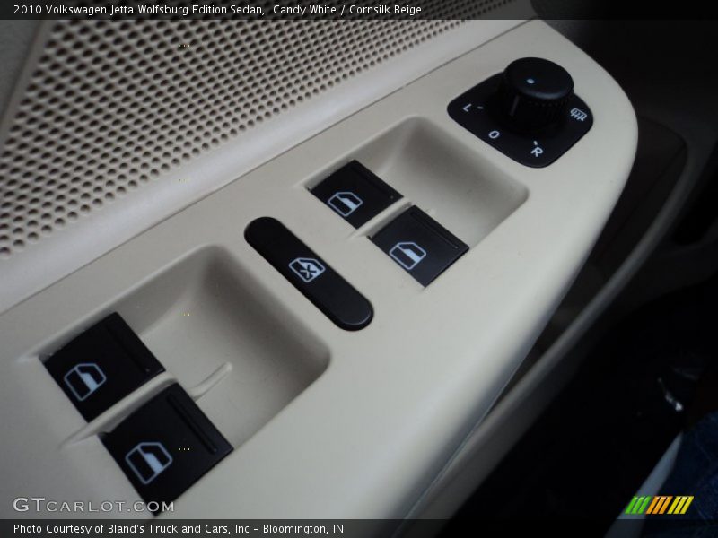 Candy White / Cornsilk Beige 2010 Volkswagen Jetta Wolfsburg Edition Sedan