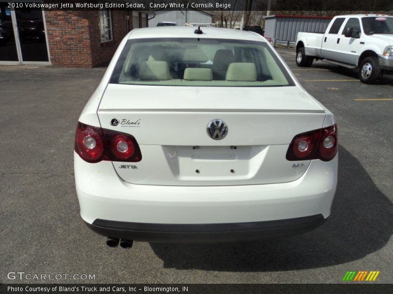 Candy White / Cornsilk Beige 2010 Volkswagen Jetta Wolfsburg Edition Sedan