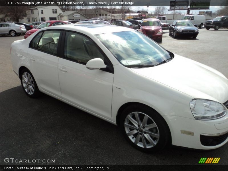 Candy White / Cornsilk Beige 2010 Volkswagen Jetta Wolfsburg Edition Sedan