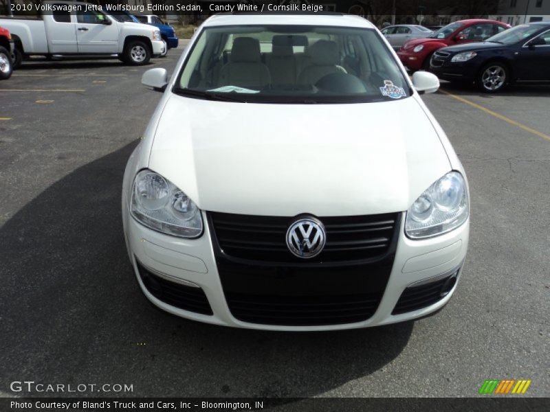 Candy White / Cornsilk Beige 2010 Volkswagen Jetta Wolfsburg Edition Sedan