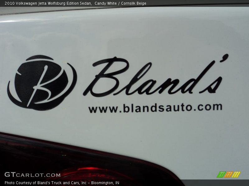 Candy White / Cornsilk Beige 2010 Volkswagen Jetta Wolfsburg Edition Sedan