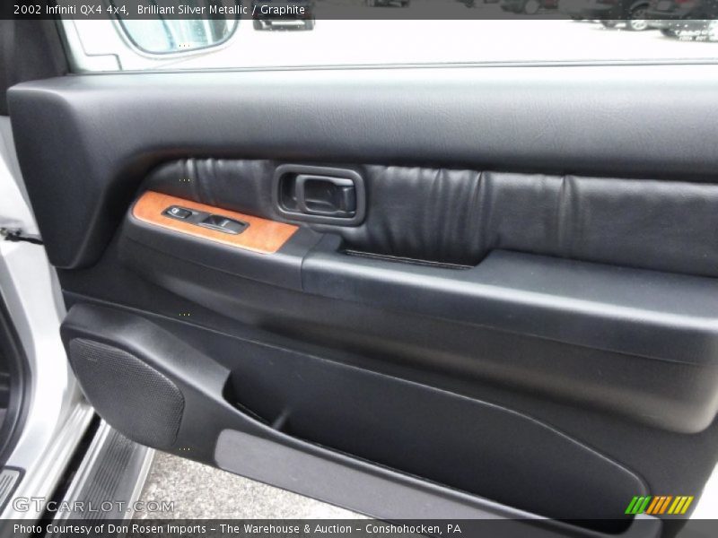 Brilliant Silver Metallic / Graphite 2002 Infiniti QX4 4x4