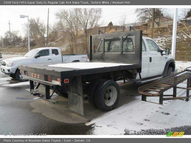 Oxford White / Medium Flint 2006 Ford F450 Super Duty XL Regular Cab 4x4 Stake Truck