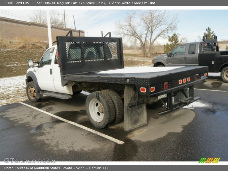 Oxford White / Medium Flint 2006 Ford F450 Super Duty XL Regular Cab 4x4 Stake Truck