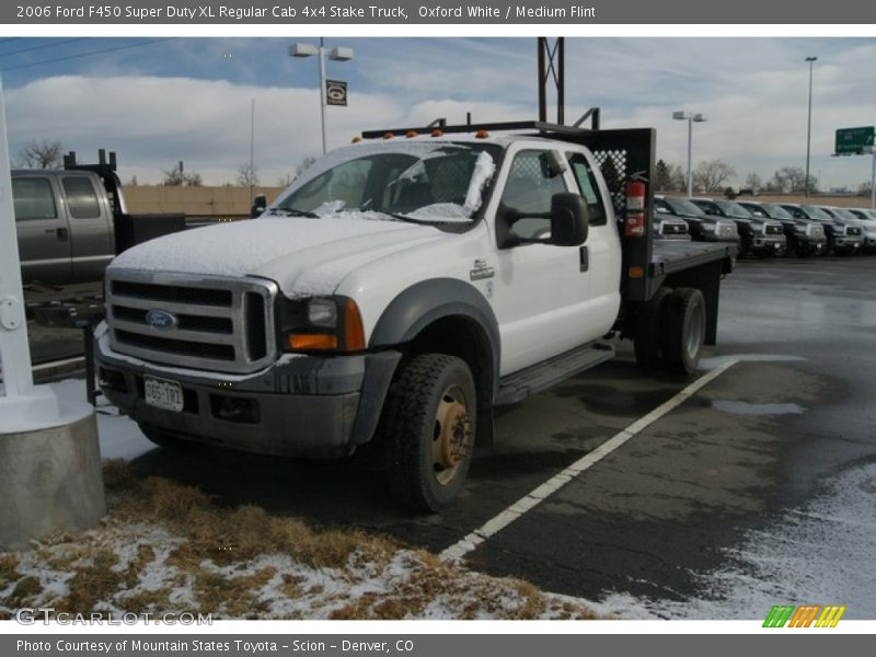 Oxford White / Medium Flint 2006 Ford F450 Super Duty XL Regular Cab 4x4 Stake Truck