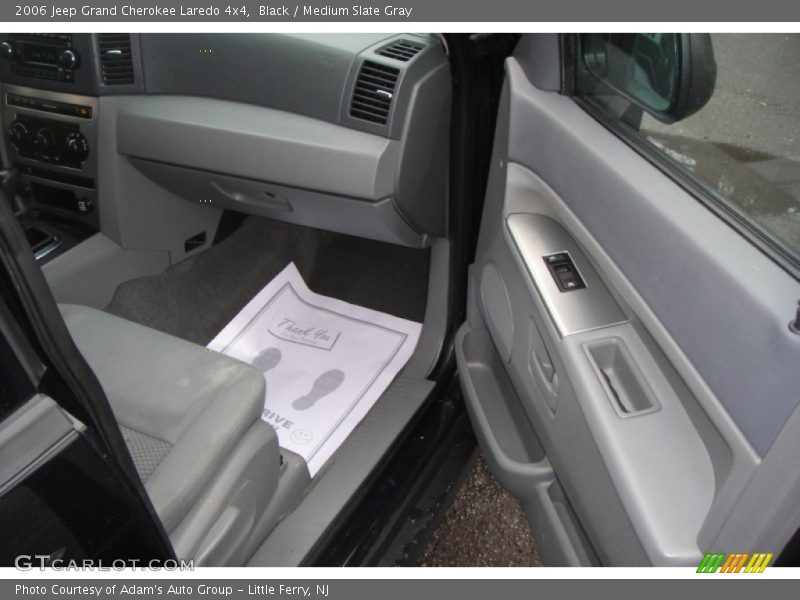 Black / Medium Slate Gray 2006 Jeep Grand Cherokee Laredo 4x4