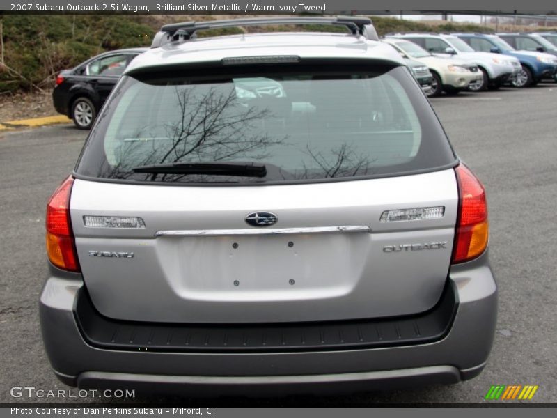 Brilliant Silver Metallic / Warm Ivory Tweed 2007 Subaru Outback 2.5i Wagon