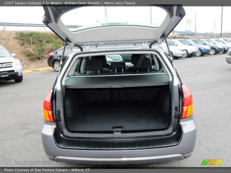 Brilliant Silver Metallic / Warm Ivory Tweed 2007 Subaru Outback 2.5i Wagon