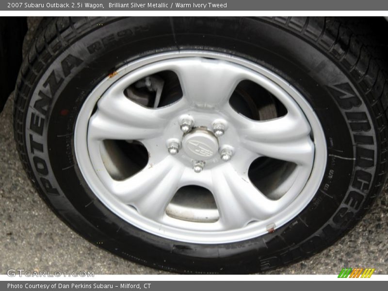 Brilliant Silver Metallic / Warm Ivory Tweed 2007 Subaru Outback 2.5i Wagon