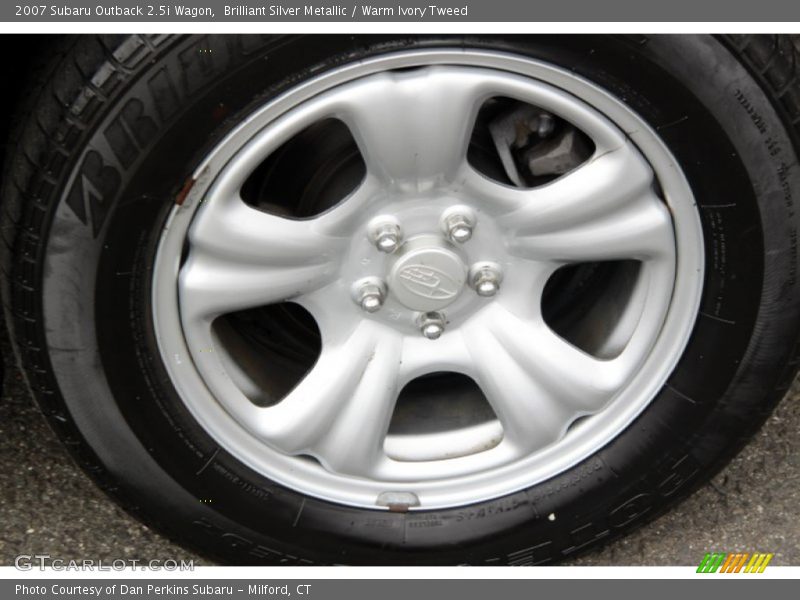 Brilliant Silver Metallic / Warm Ivory Tweed 2007 Subaru Outback 2.5i Wagon