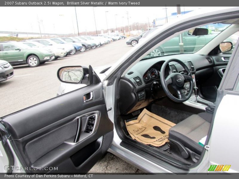 Brilliant Silver Metallic / Warm Ivory Tweed 2007 Subaru Outback 2.5i Wagon