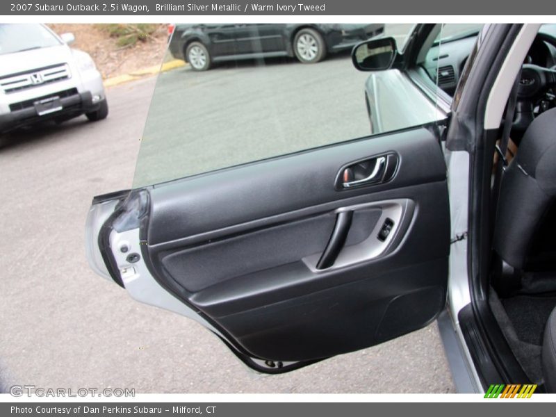 Brilliant Silver Metallic / Warm Ivory Tweed 2007 Subaru Outback 2.5i Wagon