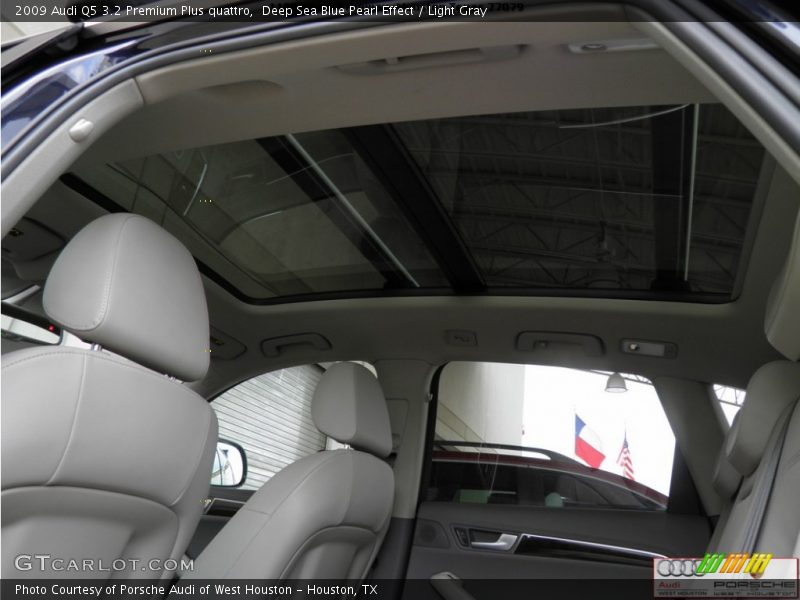 Deep Sea Blue Pearl Effect / Light Gray 2009 Audi Q5 3.2 Premium Plus quattro