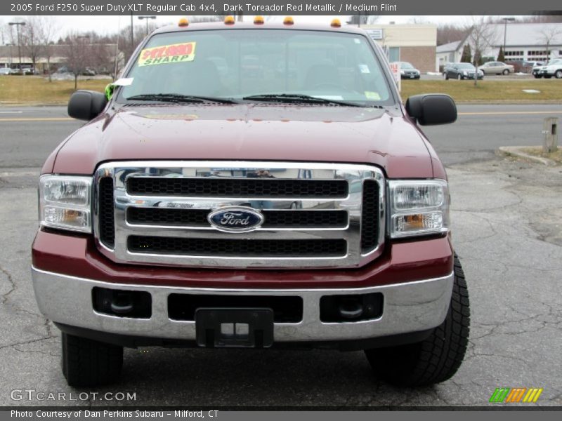 Dark Toreador Red Metallic / Medium Flint 2005 Ford F250 Super Duty XLT Regular Cab 4x4