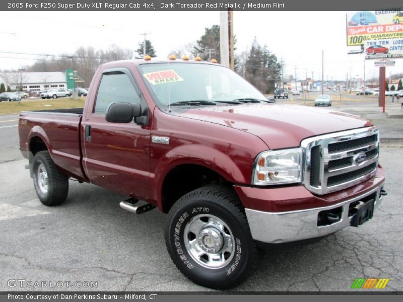 Front 3/4 View of 2005 F250 Super Duty XLT Regular Cab 4x4