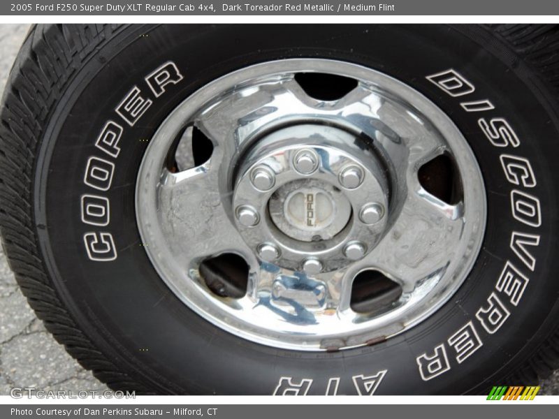 Dark Toreador Red Metallic / Medium Flint 2005 Ford F250 Super Duty XLT Regular Cab 4x4