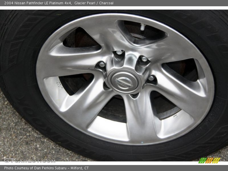 Glacier Pearl / Charcoal 2004 Nissan Pathfinder LE Platinum 4x4