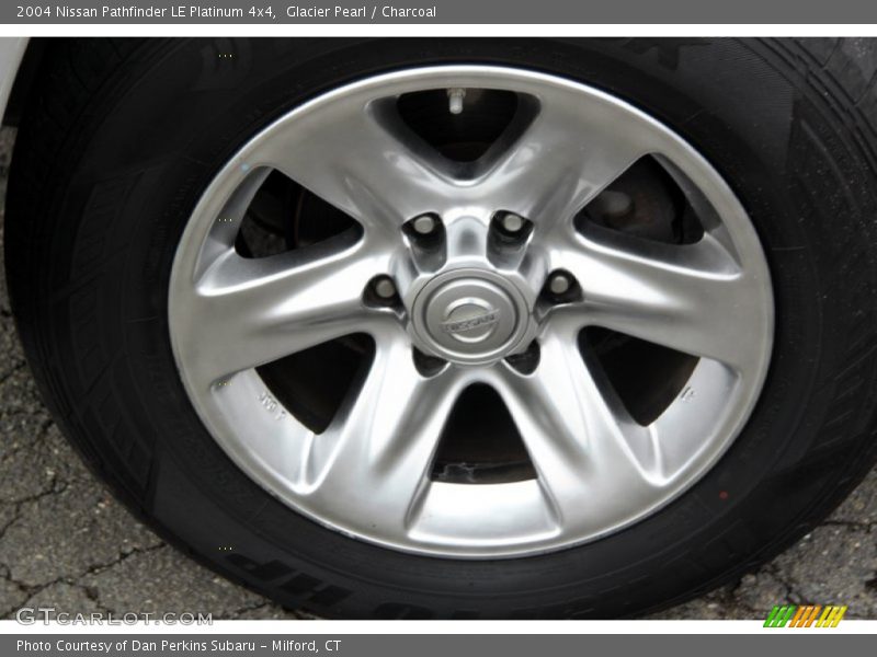 Glacier Pearl / Charcoal 2004 Nissan Pathfinder LE Platinum 4x4