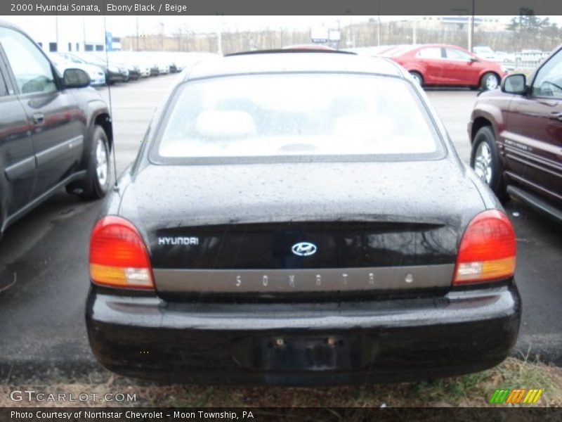 Ebony Black / Beige 2000 Hyundai Sonata