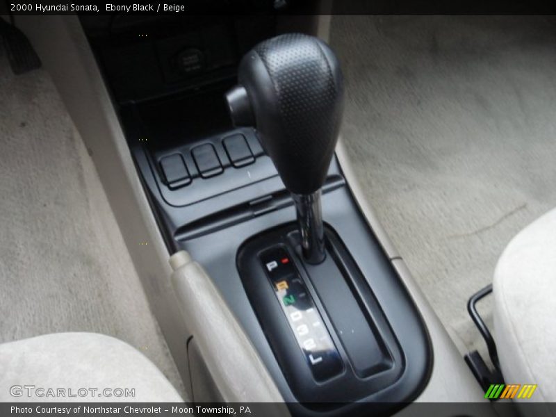 Ebony Black / Beige 2000 Hyundai Sonata