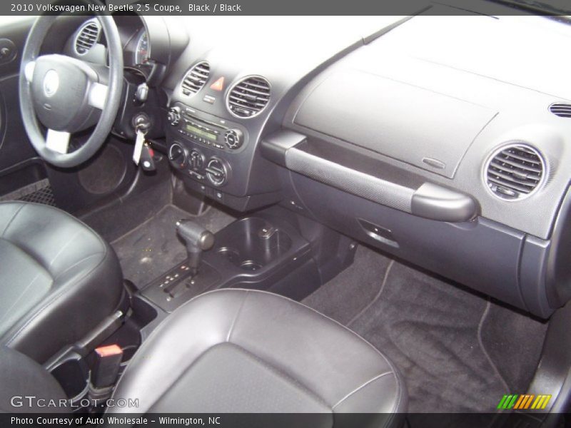Black / Black 2010 Volkswagen New Beetle 2.5 Coupe