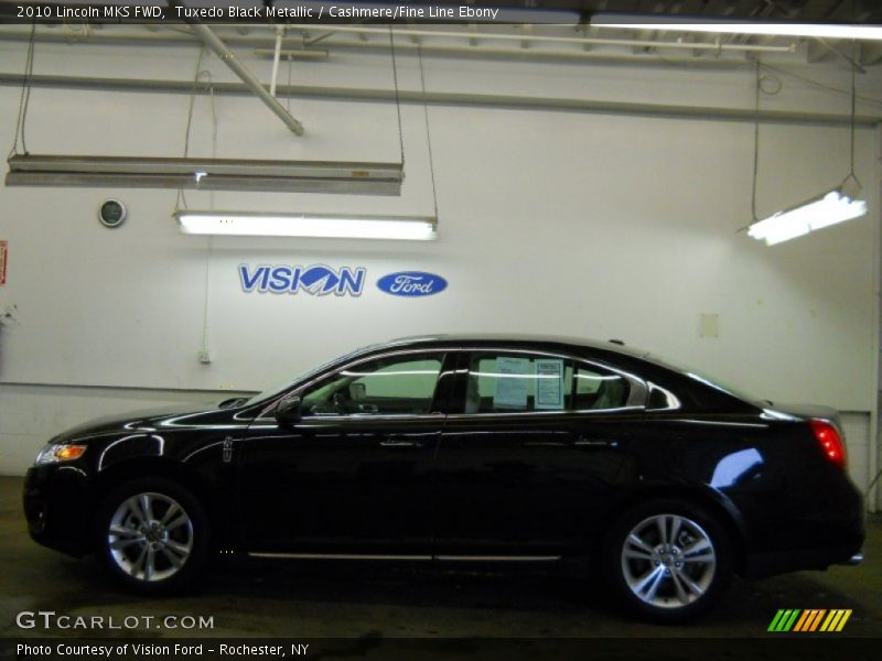 Tuxedo Black Metallic / Cashmere/Fine Line Ebony 2010 Lincoln MKS FWD