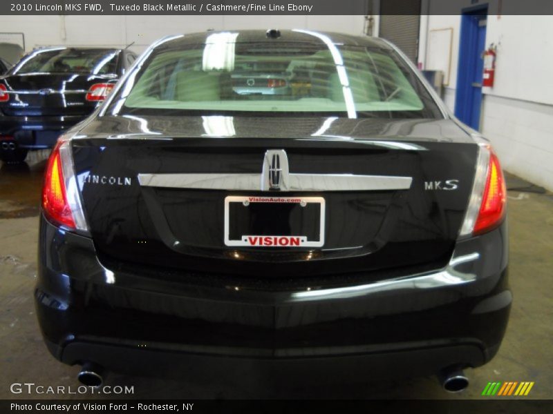 Tuxedo Black Metallic / Cashmere/Fine Line Ebony 2010 Lincoln MKS FWD