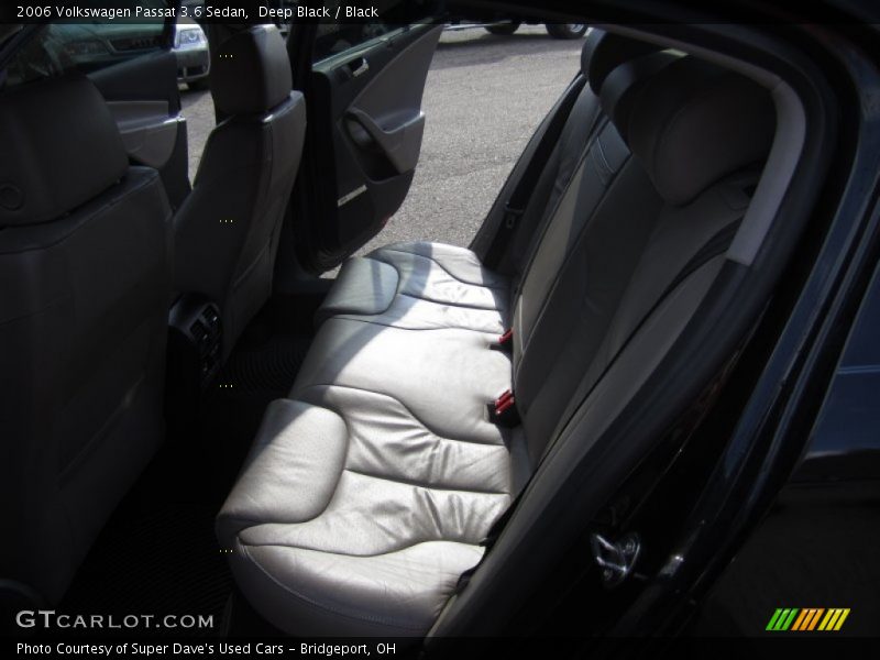 Deep Black / Black 2006 Volkswagen Passat 3.6 Sedan
